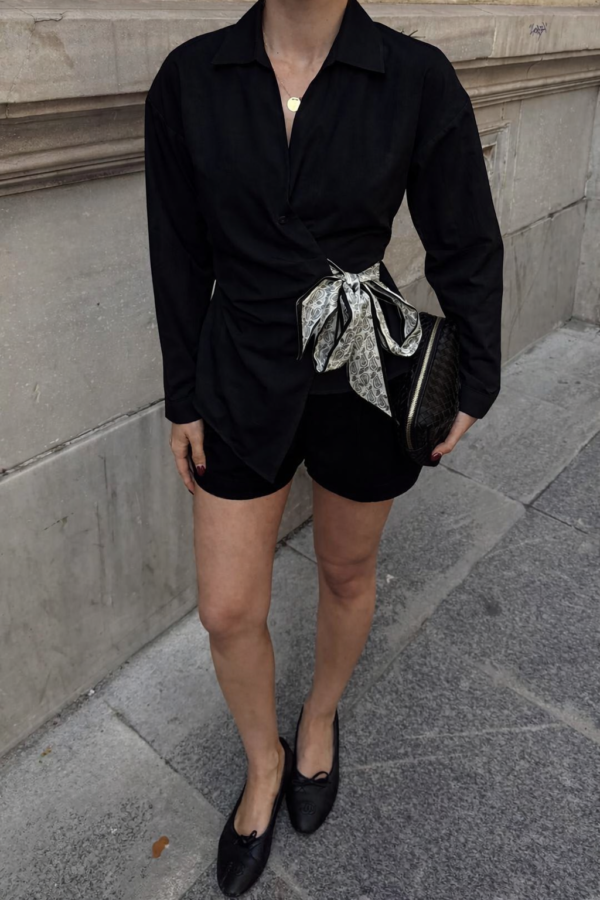 قميص مع ربطة