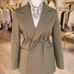 بليزر باللون الزيتي مع رباط على الخصر