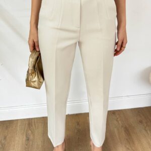 بنطلون قماش باللون البيج قصة زارا