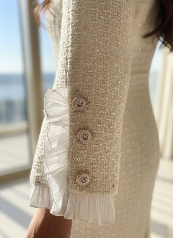 بليزر مع زمة وأزرار عند الخصر باللون البني (copy)