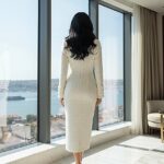 بليزر مع زمة وأزرار عند الخصر باللون البني (copy)