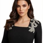 بليزر مع زمة وأزرار عند الخصر باللون البني (copy)