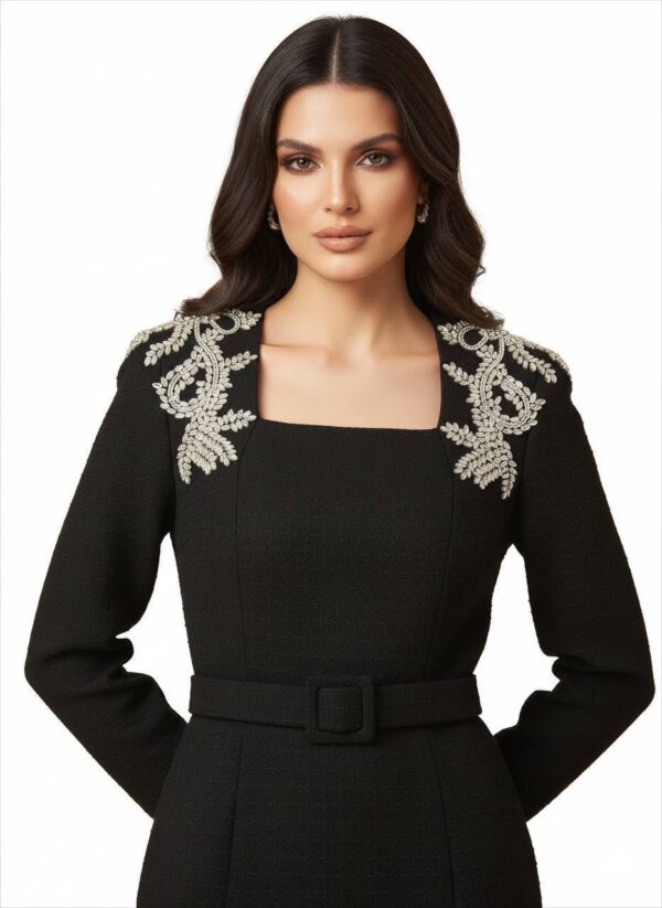 بليزر مع زمة وأزرار عند الخصر باللون البني (copy)