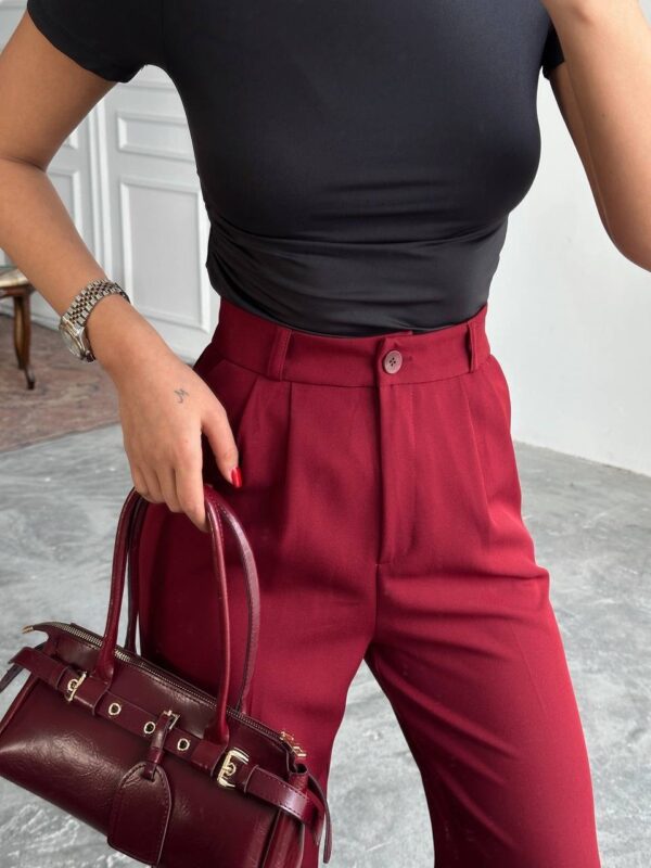 بليزر مع زمة وأزرار عند الخصر باللون البني (copy)