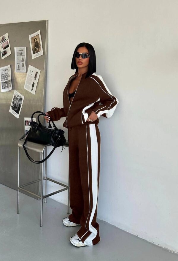 بليزر مع زمة وأزرار عند الخصر باللون البني (copy)