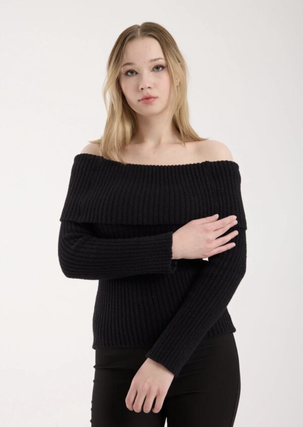 بليزر مع زمة وأزرار عند الخصر باللون البني (copy)