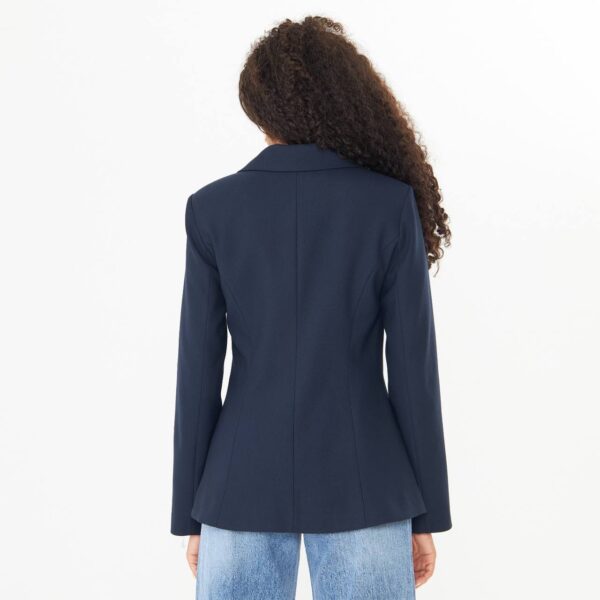 بليزر باللون الكحلي مع ازرار