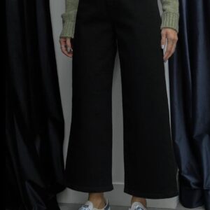 بليزر مع زمة وأزرار عند الخصر باللون البني