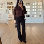 تنورة باللون العنابي مع قشاط بني