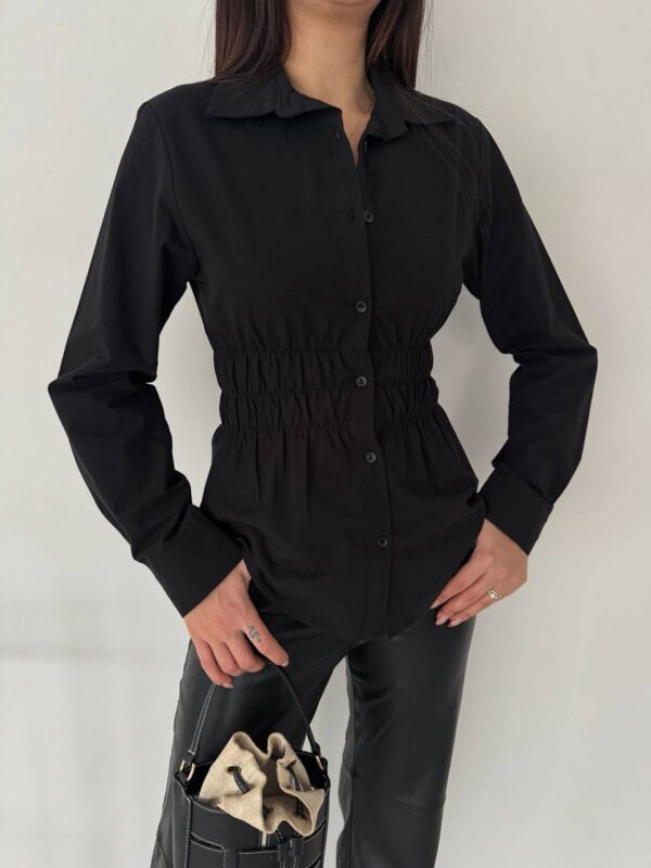 بنطلون قماش باللون البيج قصة زارا