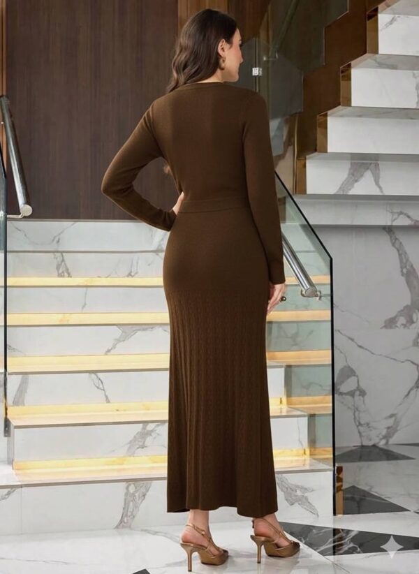 بنطلون قماش باللون البيج قصة زارا