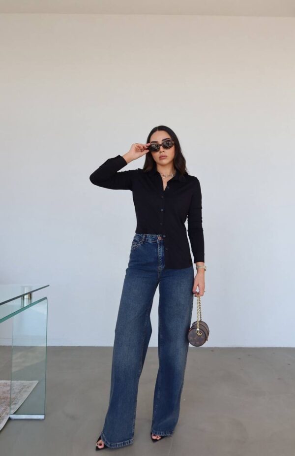 بنطلون قماش باللون البيج قصة زارا