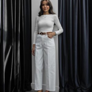 بنطلون قماش باللون البيج قصة زارا