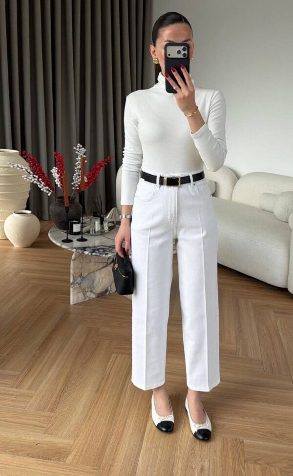 بنطلون قماش باللون البيج قصة زارا