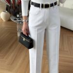 بنطلون قماش باللون البيج قصة زارا