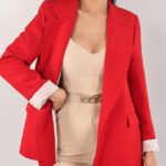 بنطلون قماش باللون البيج قصة زارا