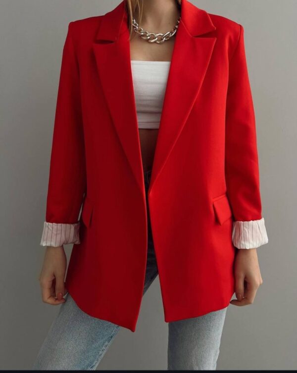 بنطلون قماش باللون البيج قصة زارا