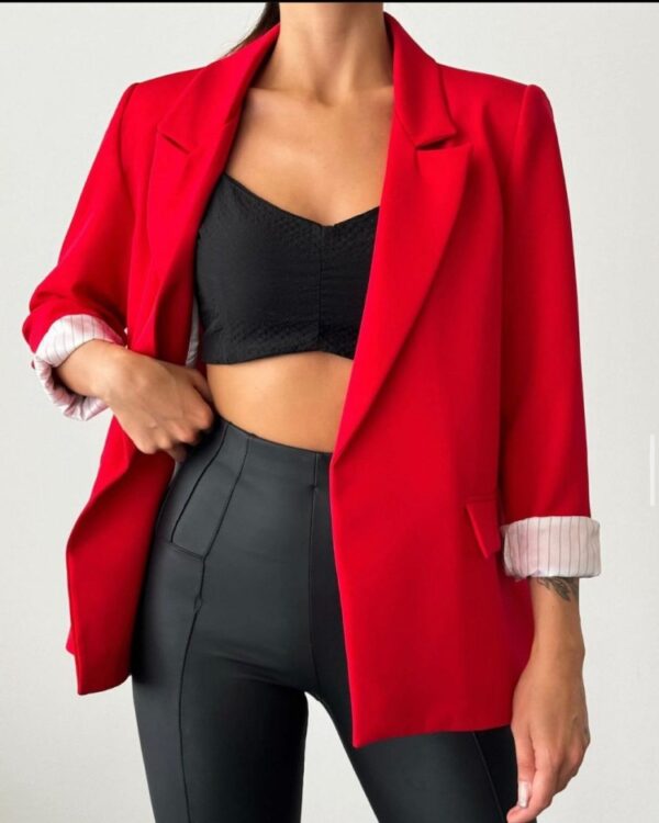 بنطلون قماش باللون البيج قصة زارا