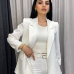 بنطلون قماش باللون البيج قصة زارا