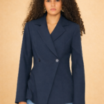 بليزر باللون الكحلي مع أزرار