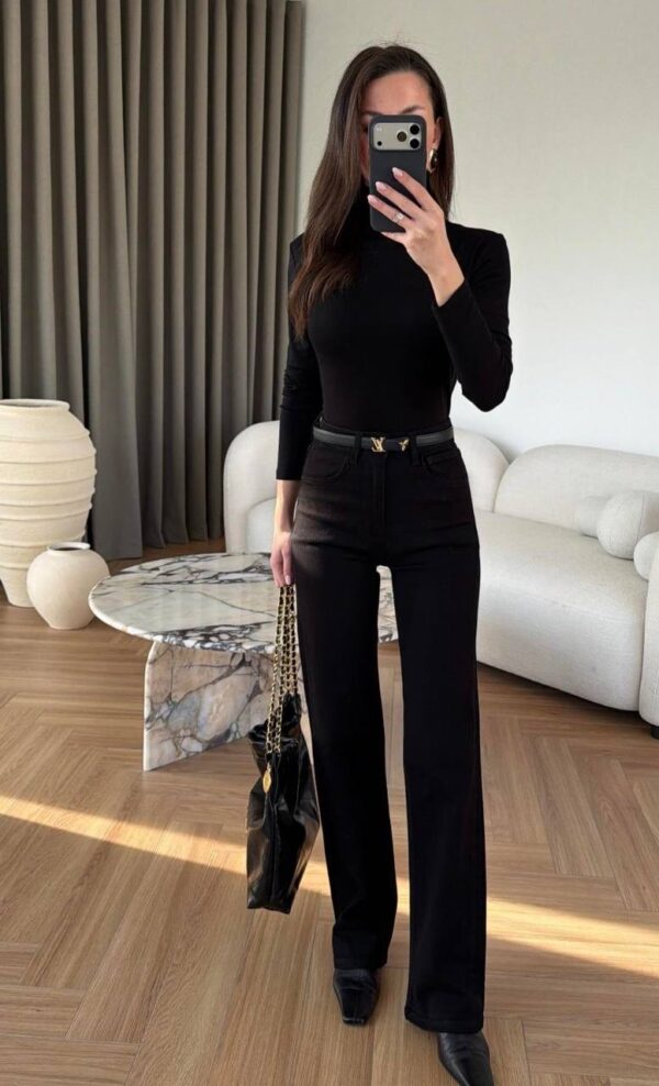 جينز أسود ستريت