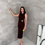 فستان بني حلقة ذهبية